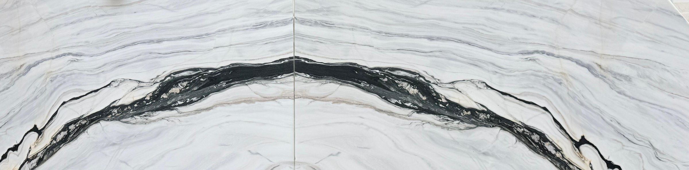 Lasa Covelano Black Vein, lastre in macchia aperta